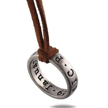 Uncharted 4 גנב סוף נתן פרנסיס דרייק הגולגולת השרשרת Sic Parvis 11 גודל טבעת, שרשרת תליון משחק תכשיטים ואביזרים